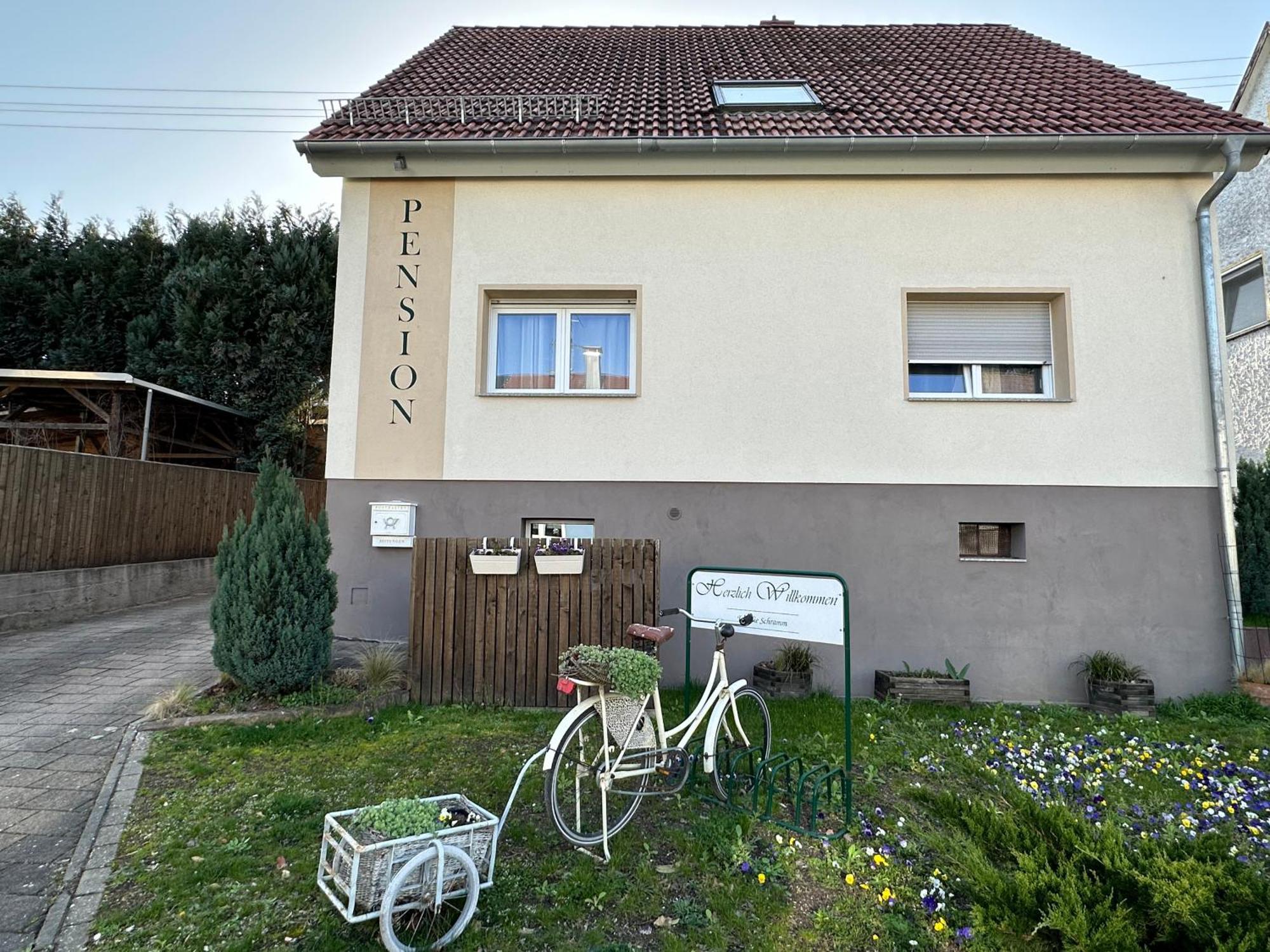 Pension Schramm Karlsruhe Exterior foto